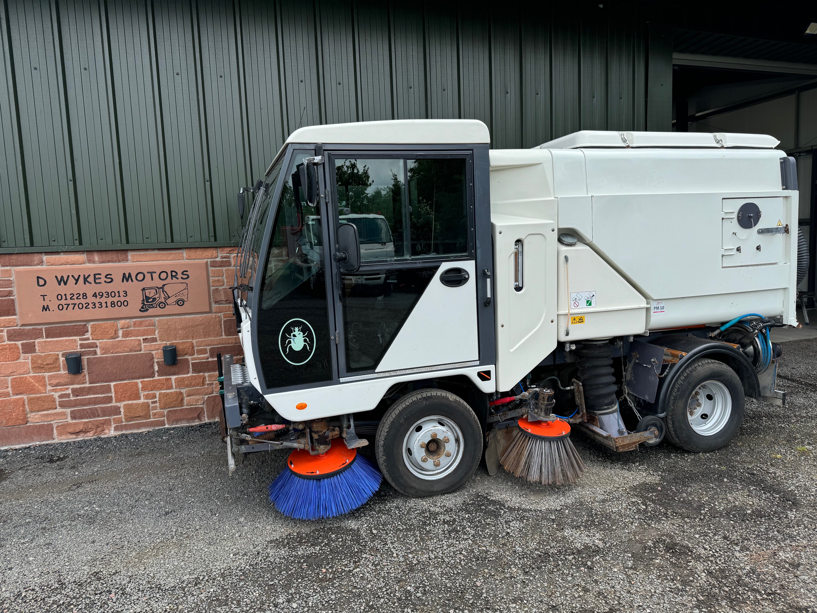 Scarab minor road sweeper / Pressure washer