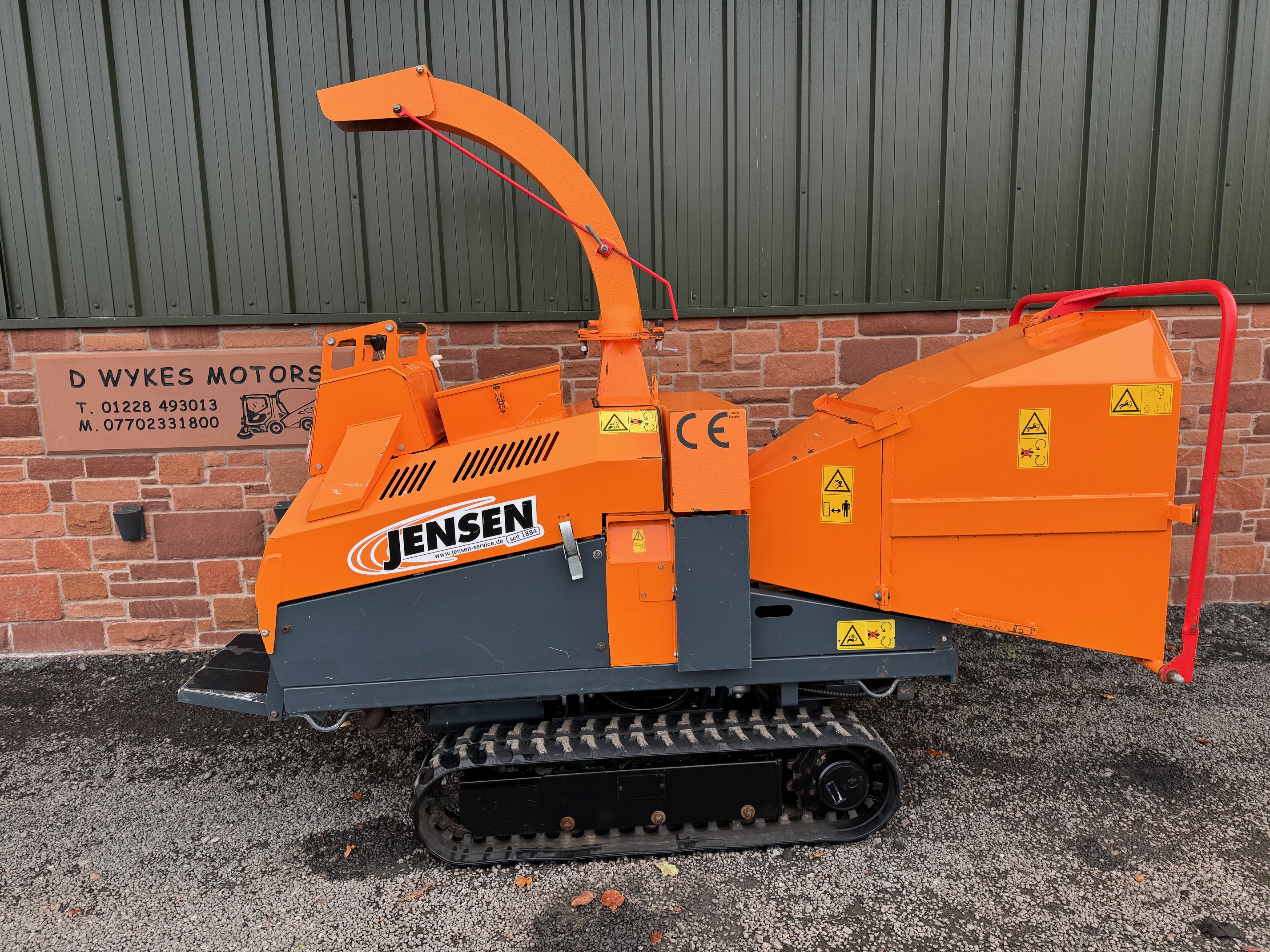 Jensen A540 tracked wood chipper / Genuine 395 hours use 